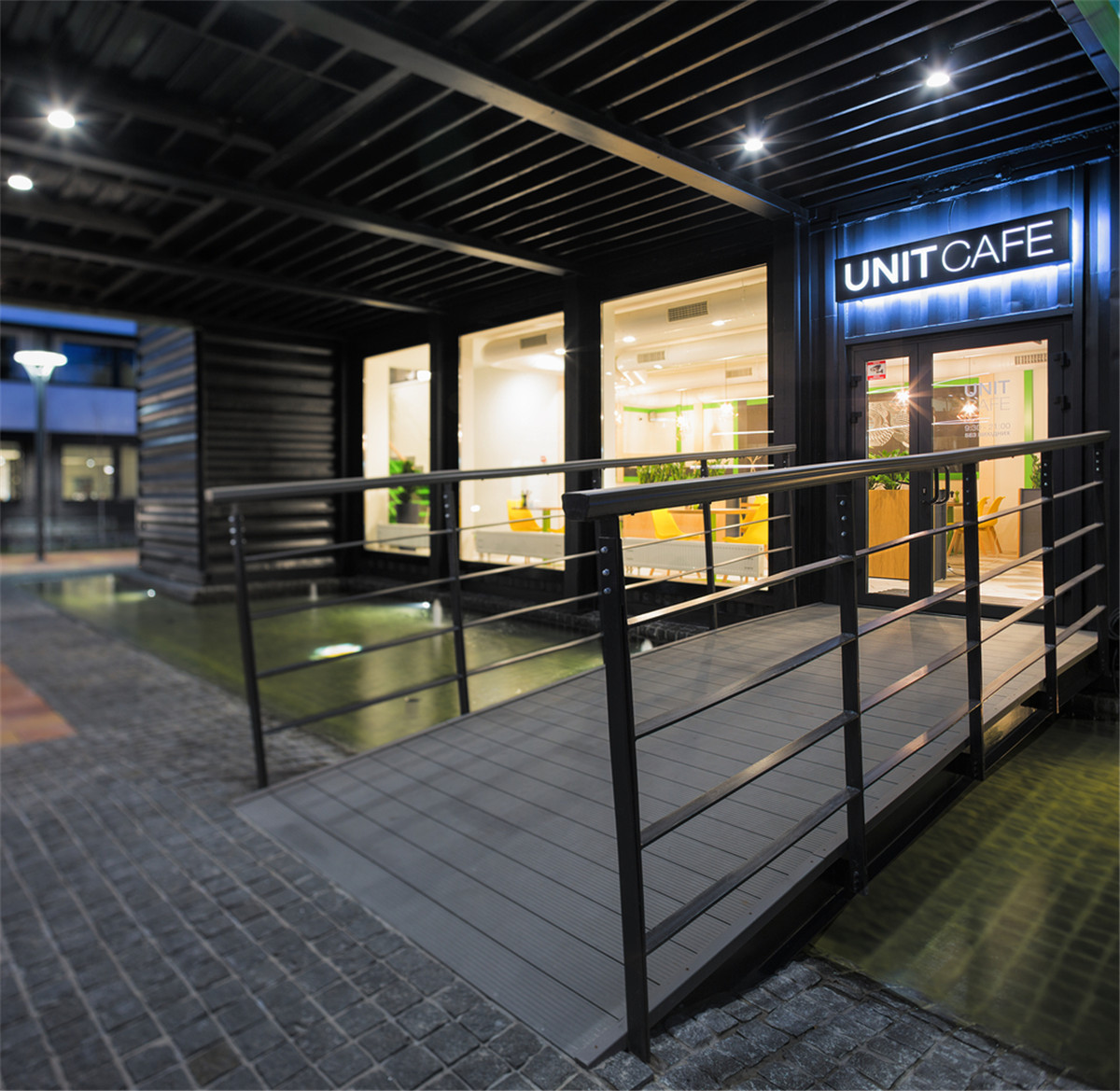 Unit Cafe：是一个容器，也是一个咖啡店
