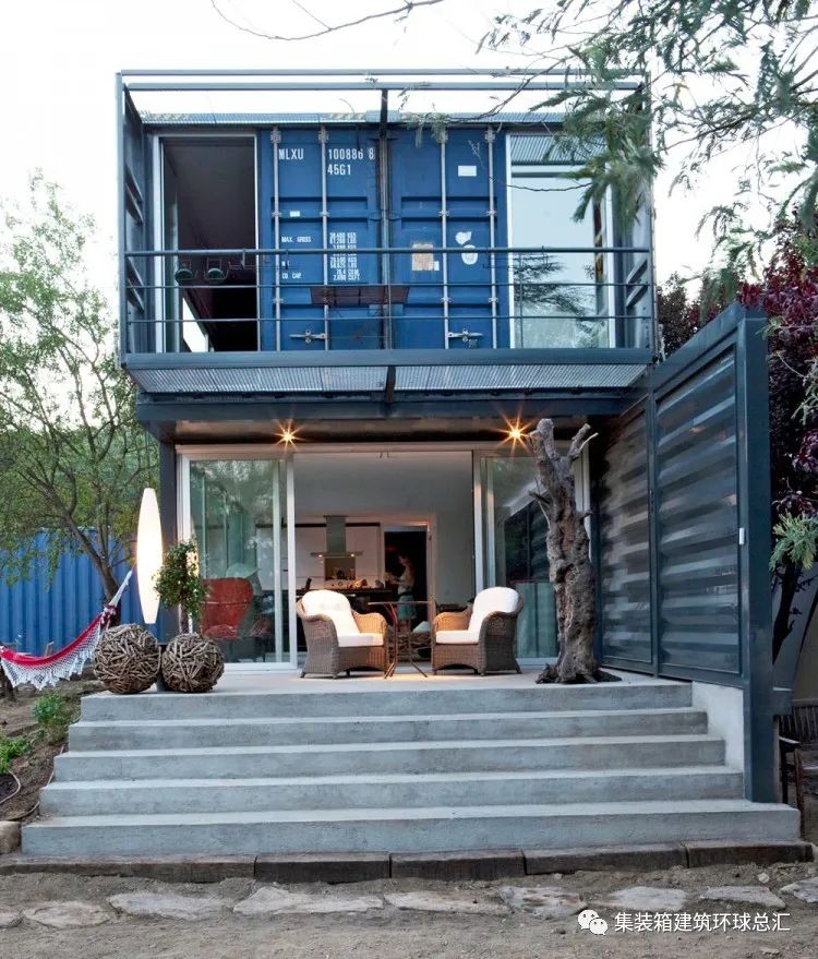 打造 El Tiemblo 蓝色优雅外观的集装箱居家“豪宅” | 集装箱房屋