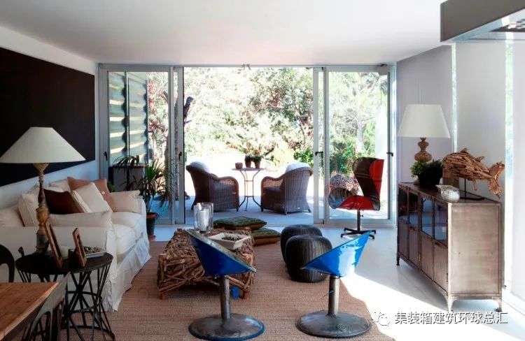 打造 El Tiemblo 蓝色优雅外观的集装箱居家“豪宅” | 集装箱房屋